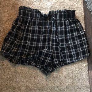 Plus Size Black Plaid Shorts 2x Cute Summer Spring Shorts Send Me An Offer!!! ☺️